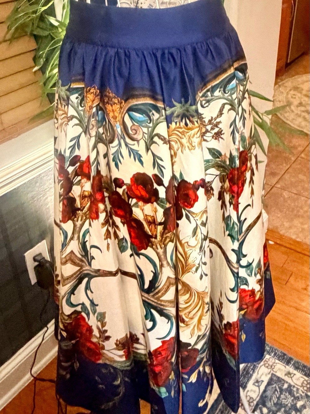 Alice + Olivia Navy, Red and White Floral Midi Skirt NEVER WORN NEW WITH TAGS - Picture 2 of 5